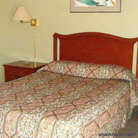 Faulds Motel Сарния Номер фото