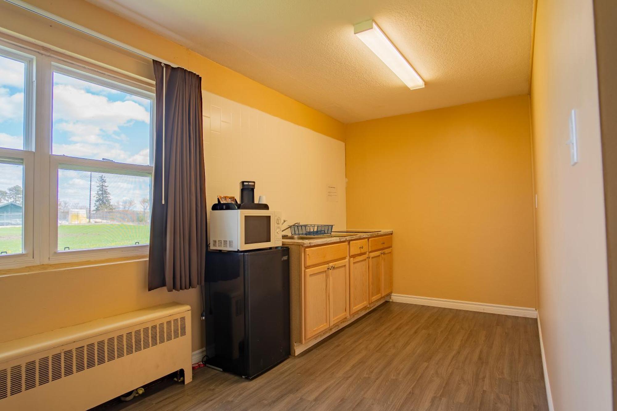 Faulds Motel Сарния Экстерьер фото